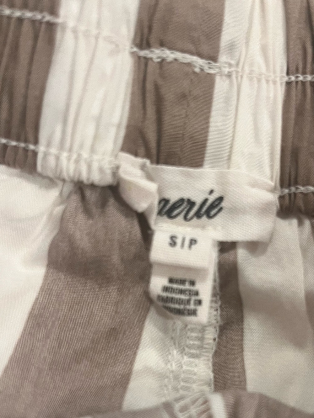 Aerie Striped Tan White Shorts SMALL Pockets Pull on Elastic Casual Boxer Lounge - Picture 8 of 8
